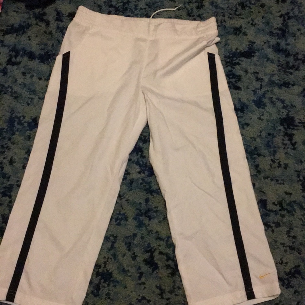 Nike Capri